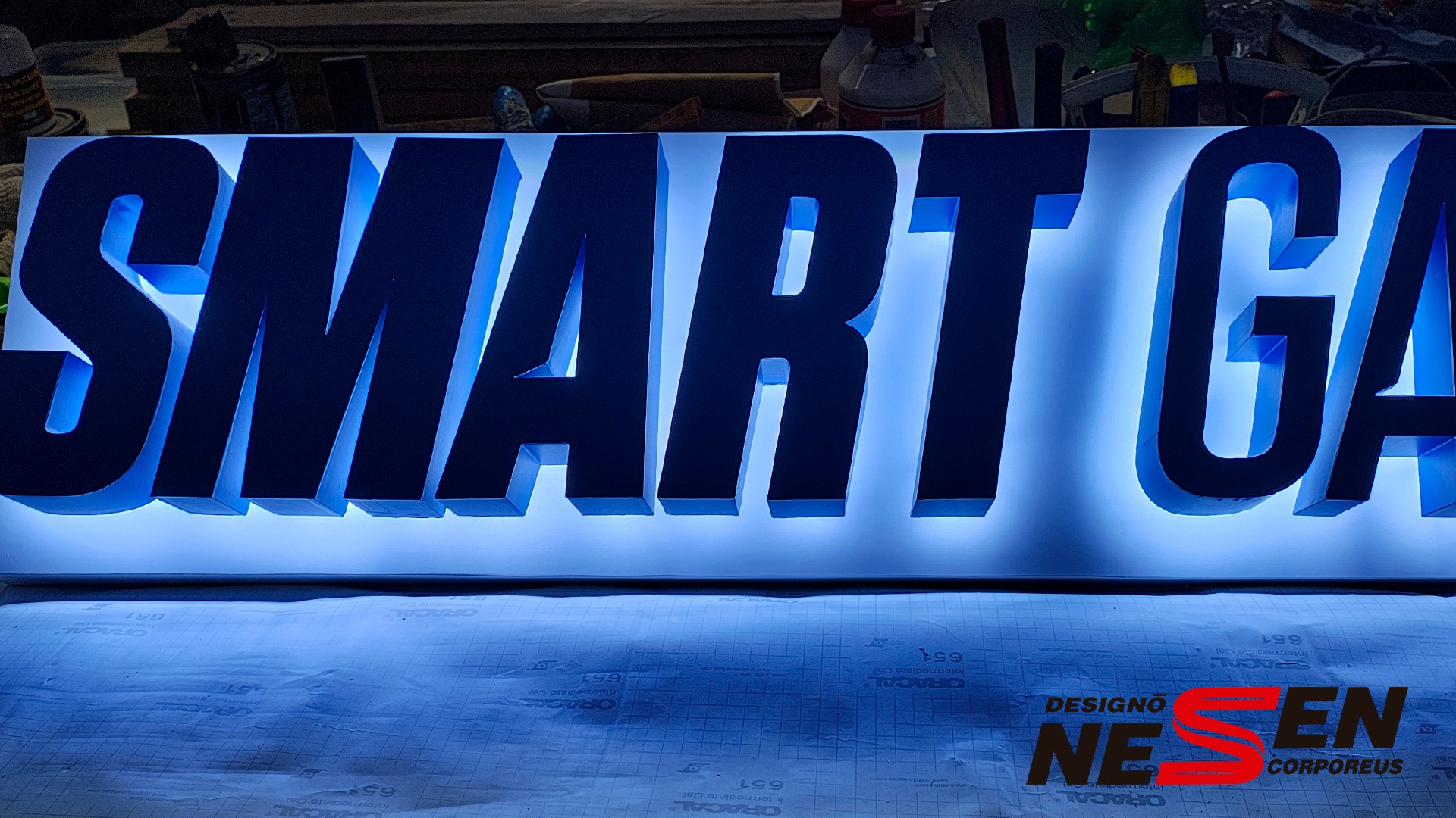 Cartel corpóreo iluminado para Smart Gas